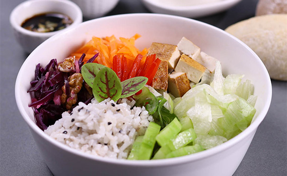 Poke bowl-dušená rýže